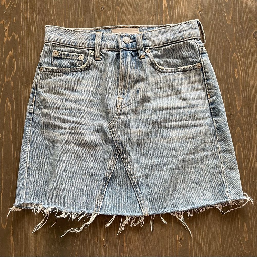 Everlane The Denim Reconstructed Light Wash Frayed Hem Jean Skirt Size 23